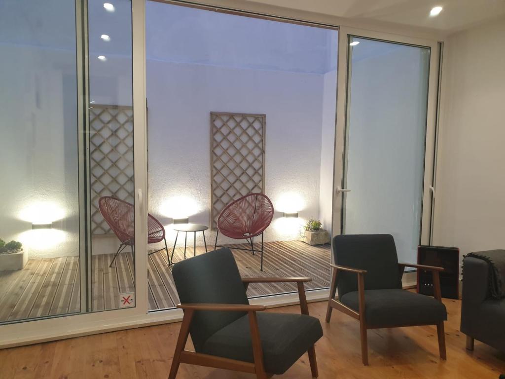 Stay Home Lisbon room 1
