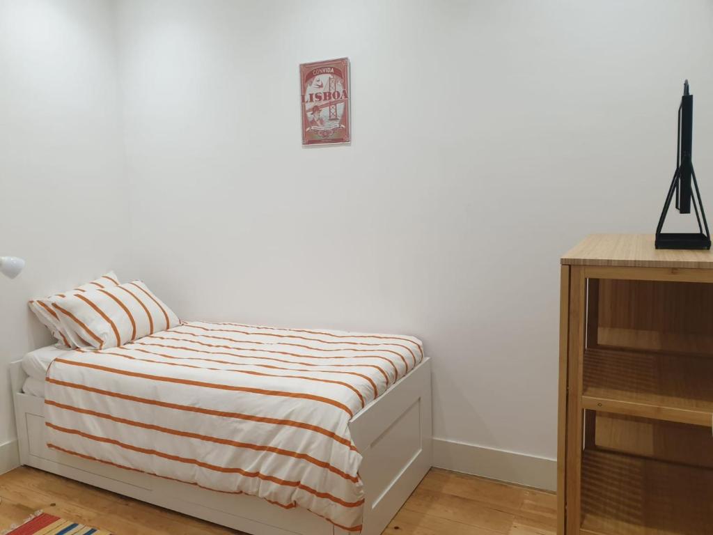 Stay Home Lisbon room 3